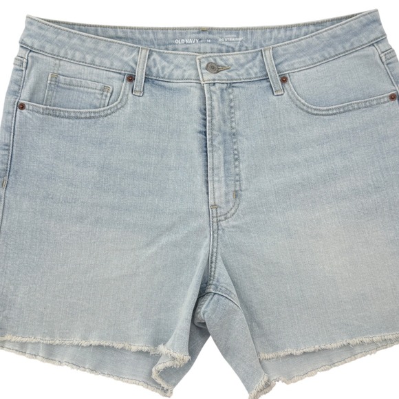 Old Navy Pants - Old Navy OG Straight Light Wash Denim Shorts Raw Hem Womens 16 High Rise Blue